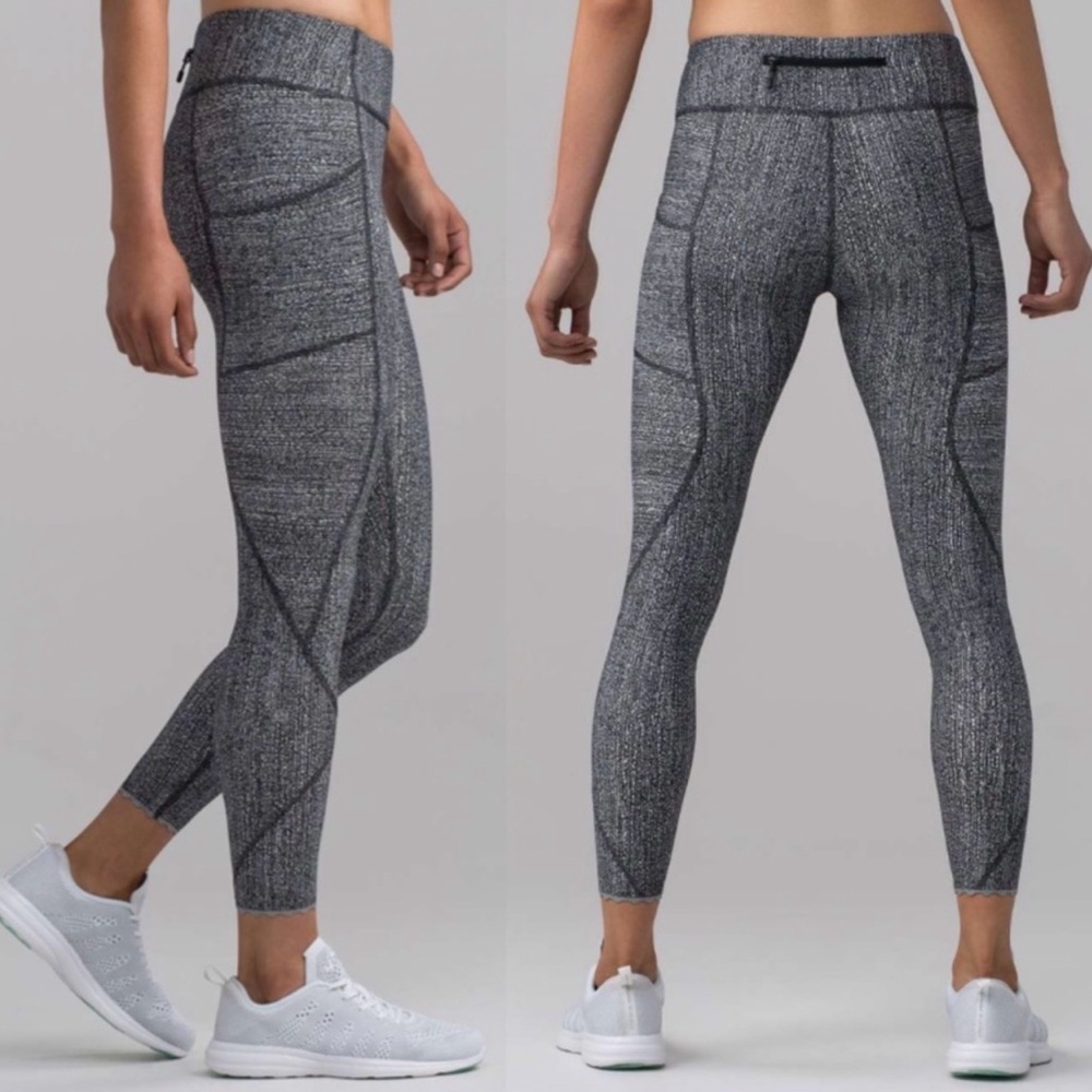 Lululemon Tight Stuff Tight II 25" Athletic Leggings Salt Alpine White Black 8